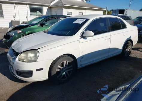 2006 Volkswagen Jetta 2.5 z USA, uszkodzony, nr VIN 3VWRF71K66M626850